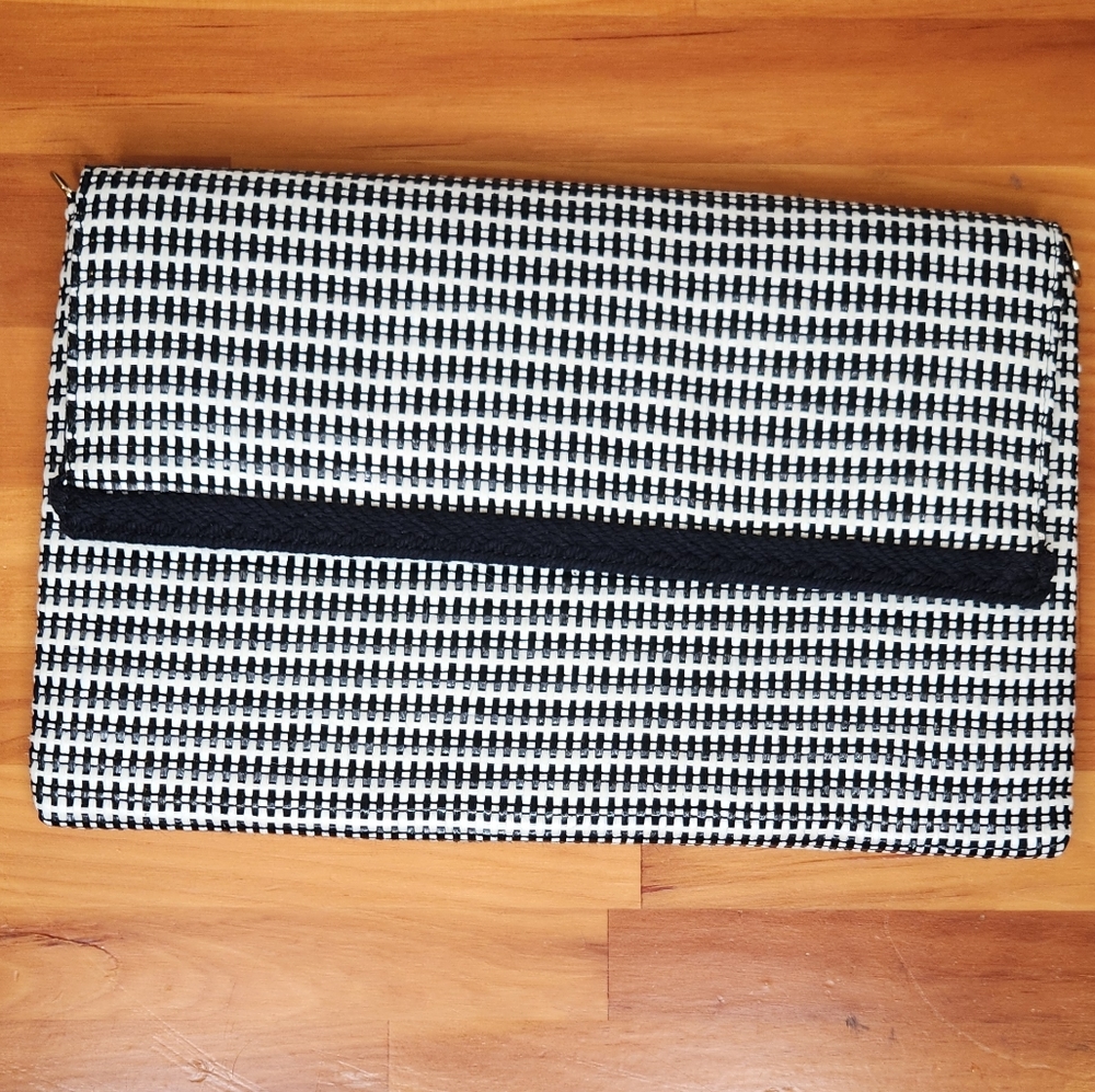 NWOT Stella and Dot Clutch